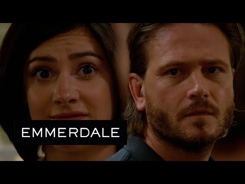 Emmerdale - David and Victoria Kiss