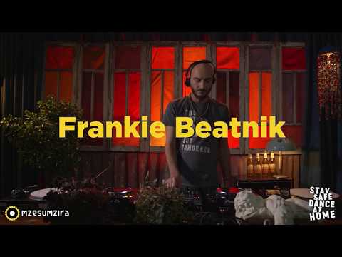 #StaySafeDanceAtHome With Frankie Beatnik