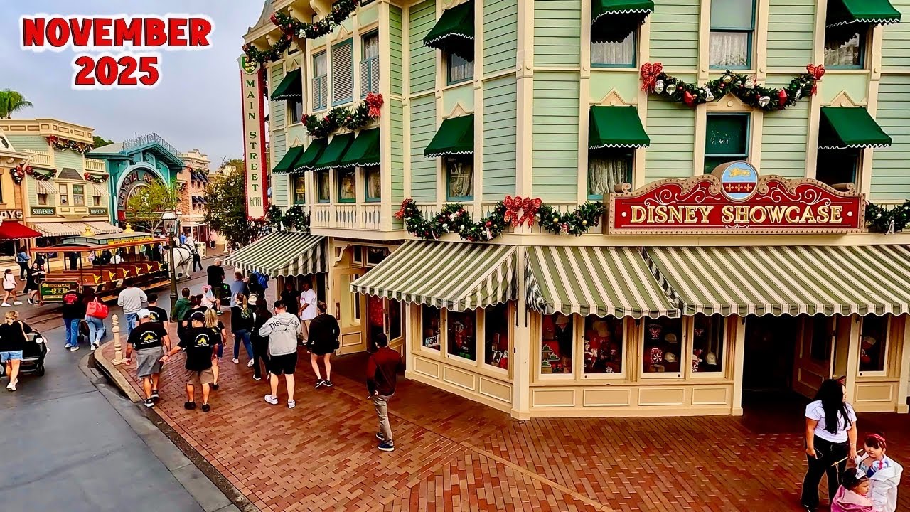 The Holiday Christmas Spirit ￼is in the Air ✨🎄Disneyland Full Walkthrough +Tinker Bell & More [POV]