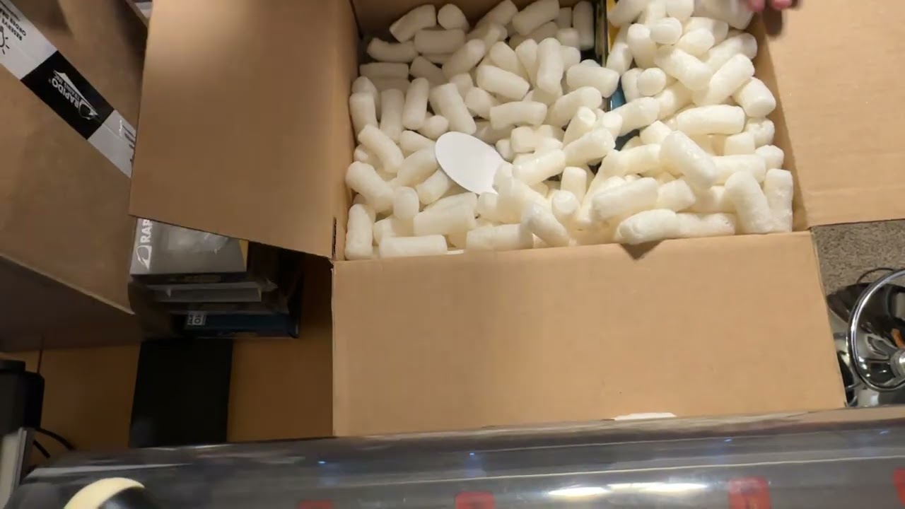 Rapido HO Christmas Mystery Box’s Platinum and Silver ￼