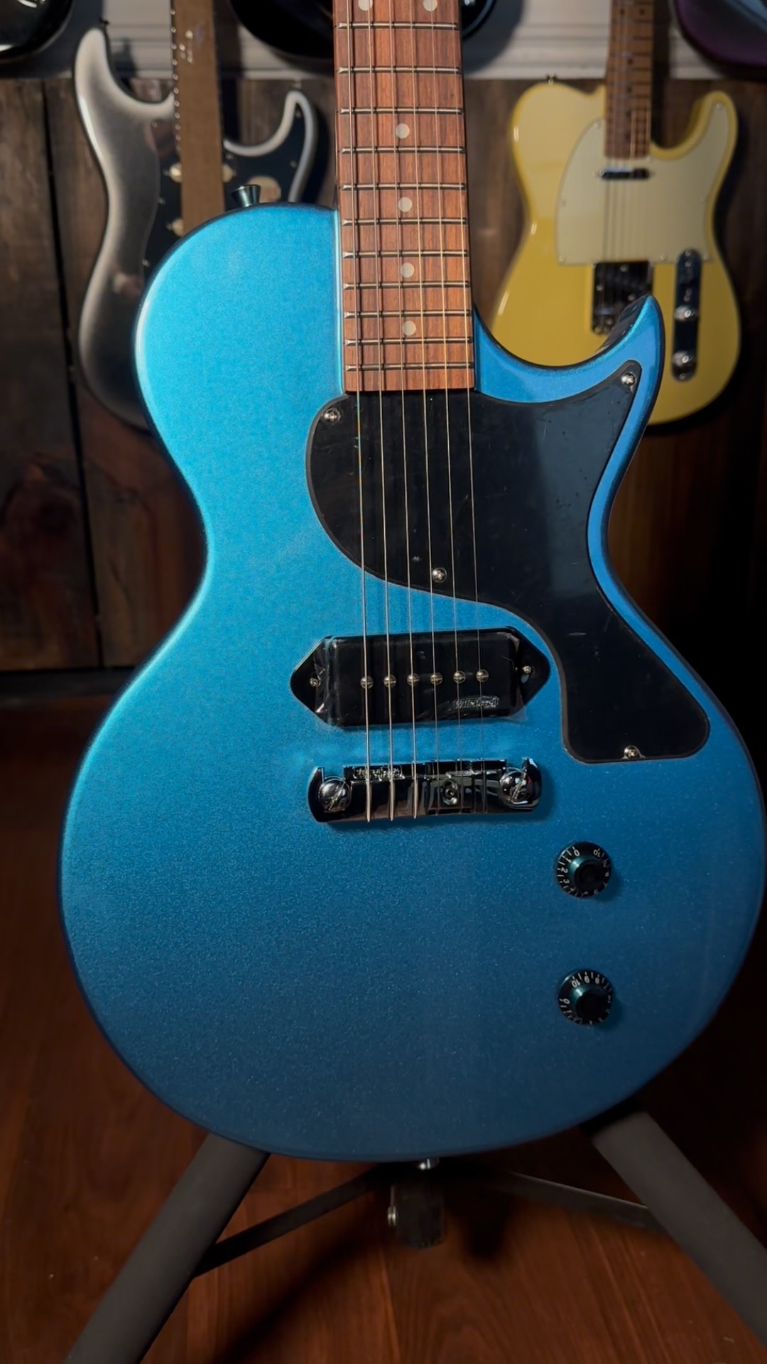 Vintage V120 REISSUED #laakmusicstore #vintageguitars #vintage