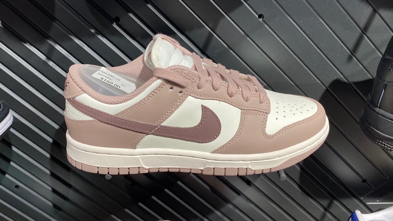 WHAT'S THE DIFFERENCE BETWEEN THE MEN'S AND WOMEN'S NIKE DUNK LOW