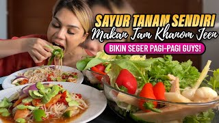 Eating White Rice Noodle Tam Khanom Jeen Traditional Thailand Food