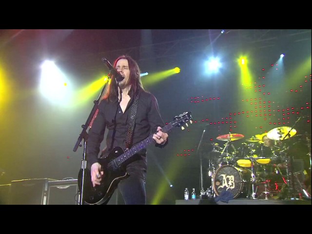 Alter Bridge - Isolation (Live at Wembley) Full HD class=