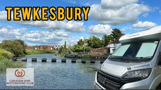 Blown Away in Tewkesbury! Wind, Wet Dog & a Hidden Pub Gem! 🌬️🐾🍻