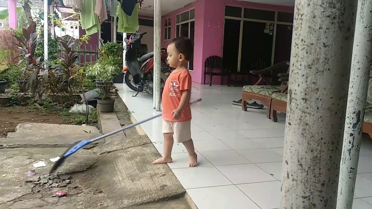 Zayyan Nyapu Halaman Rumah Youtube