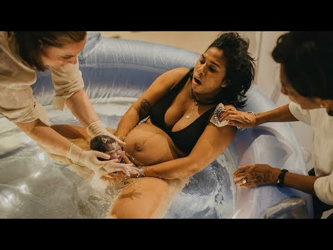 مدونة فيديو للولادة صراخ ودفع الطفل ولادة طبيعية