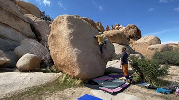 Joshua Tree Bouldering - Slick Willie (Mitch)