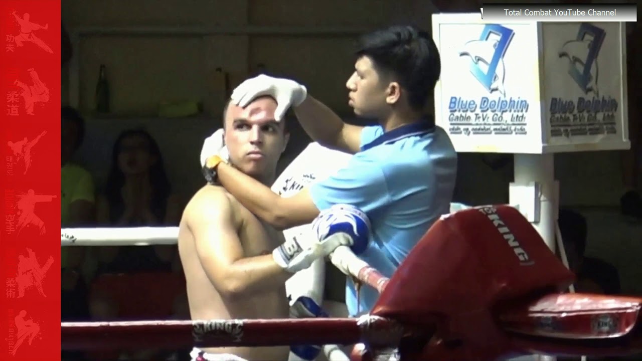 Elbow Cracks skull in Muay Thai Fight