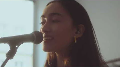 Mina Okabe - Walk Away (Live at Mr. Larkin)