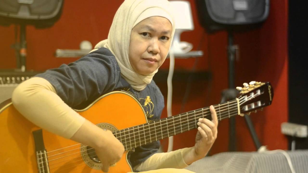 Widya Guitar ' Di dadaku ada kamu ' ( Dodo Zakaria ) - YouTube