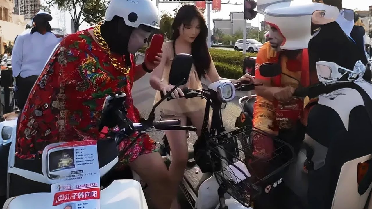 小姐姐偶遇卧龙凤雏，心想今天真不该出门