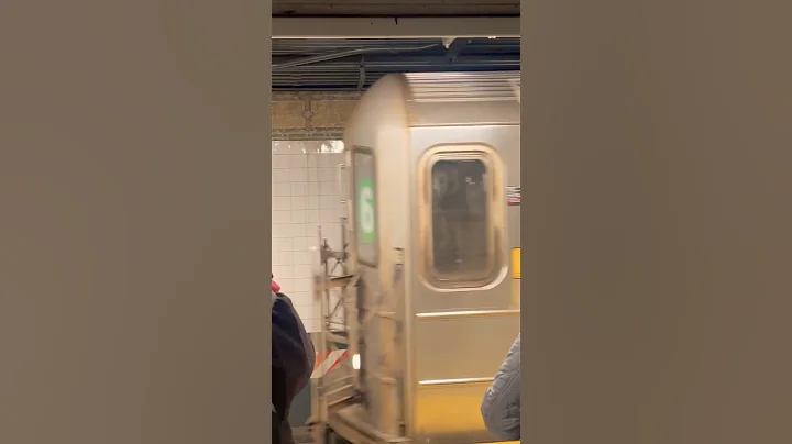 2 NYC subway trains stopping at grand central station #nyc #train #subway