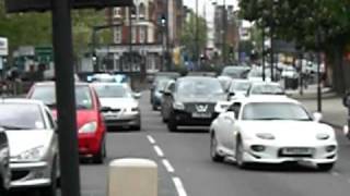 METROPOLITAN POLICE BWM ARV RESPONDING TO AN INCIDENT WITH BLUE LIGHTS & SIREN