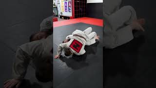 How to Escape Mount for White Belts- Gabriel 