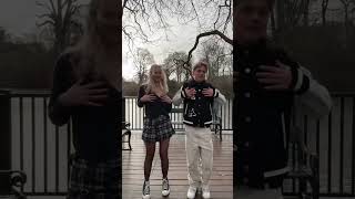 Imens Vi Unge Er Ude I Nat Kl 00.00 Over Alt