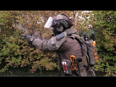 Tenue police : SEK ( Spezial Einsatz Kommando), german special intervention unit gear