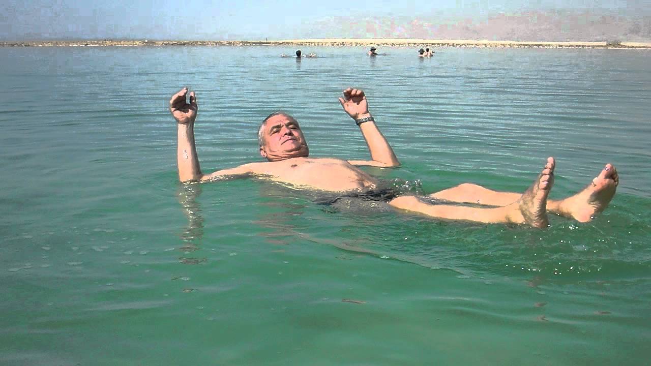 Мертвое море купание. Мертвое море купальни. Купаются ли в Мертвом море.