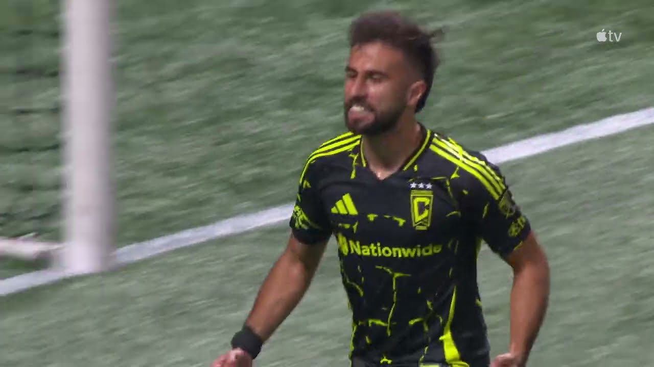Diego Rossi con su triplete en el primer tiempo ante Atlanta United