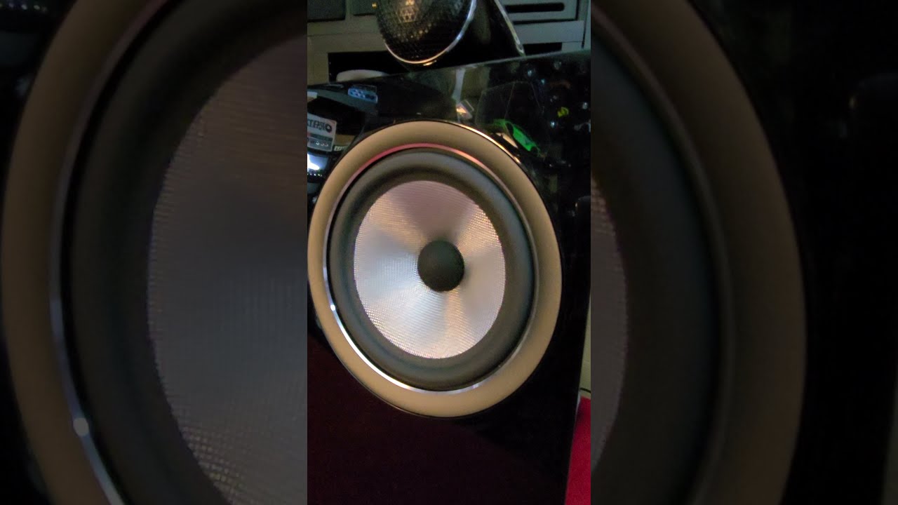 Bass Response B&W 705 S2 Shorts - YouTube