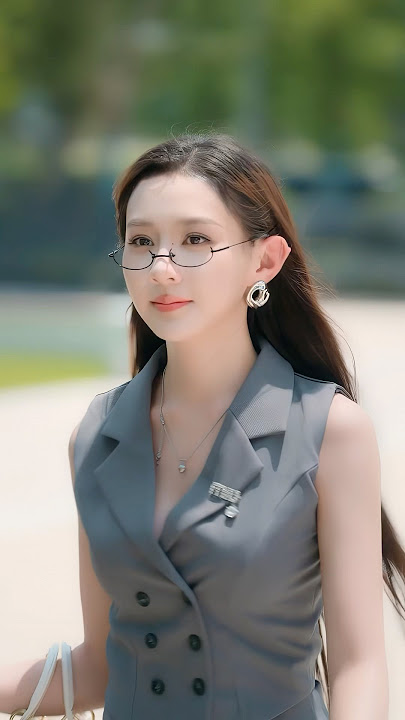 Husband Suspects Wife of Teaching 'Secret Classes' Using Longjing Tea as a Code