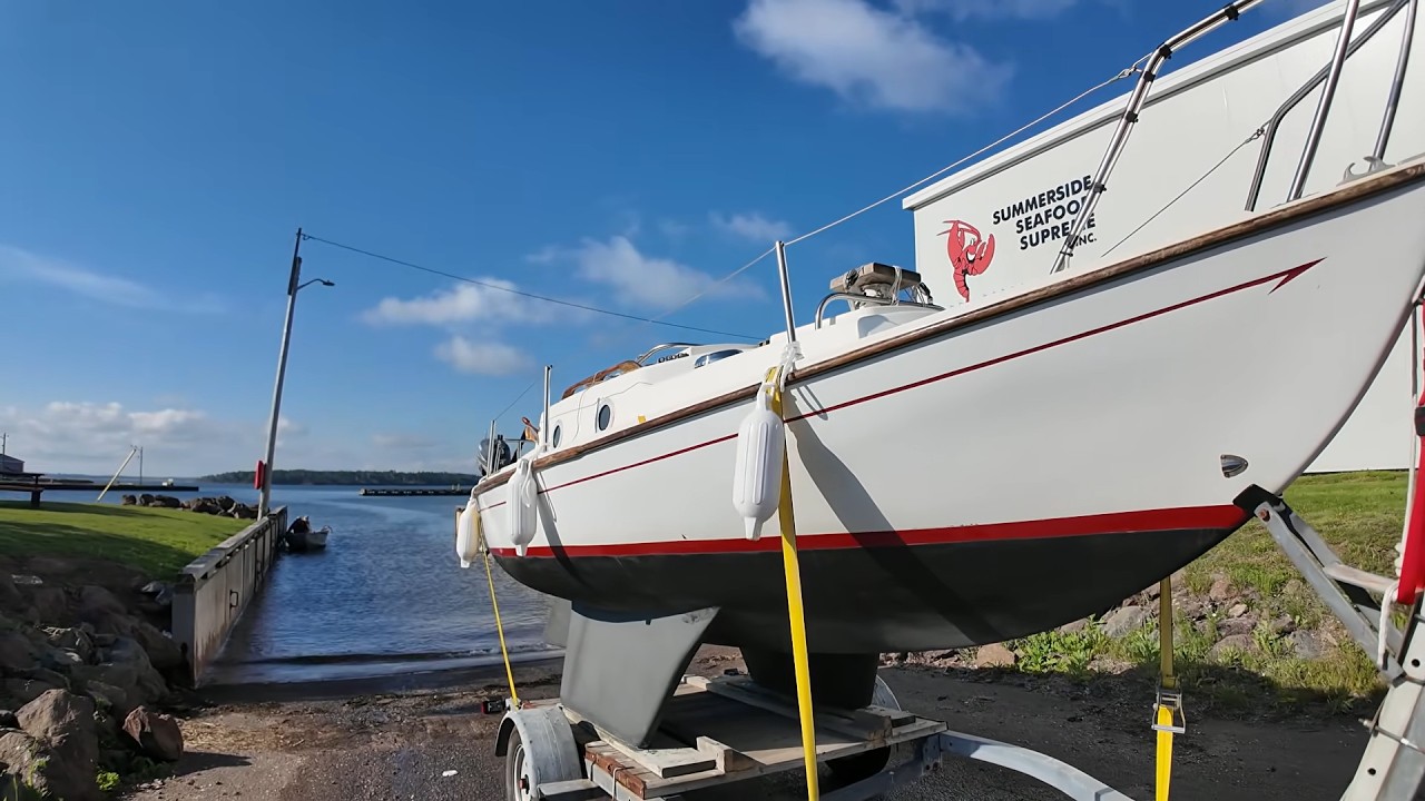 ⁣Launching a Corribee //Installing the Mast//Attaching the Junk Sail