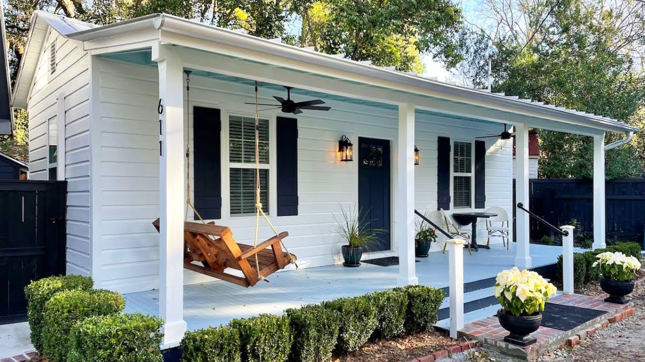 The Nicest Camellia Cottage Tiny House with Comfortable Queen Bed