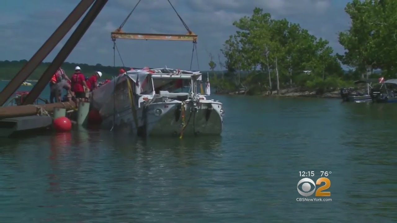 Sunken Duck Boat Raised From Missouri Lake 