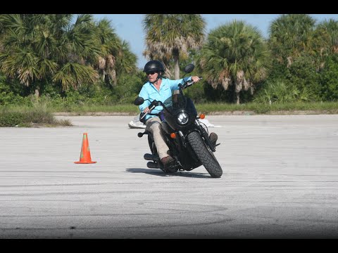 watch-how-this-rider-overcame-her-fear-of-leaning-her-motorcycle!