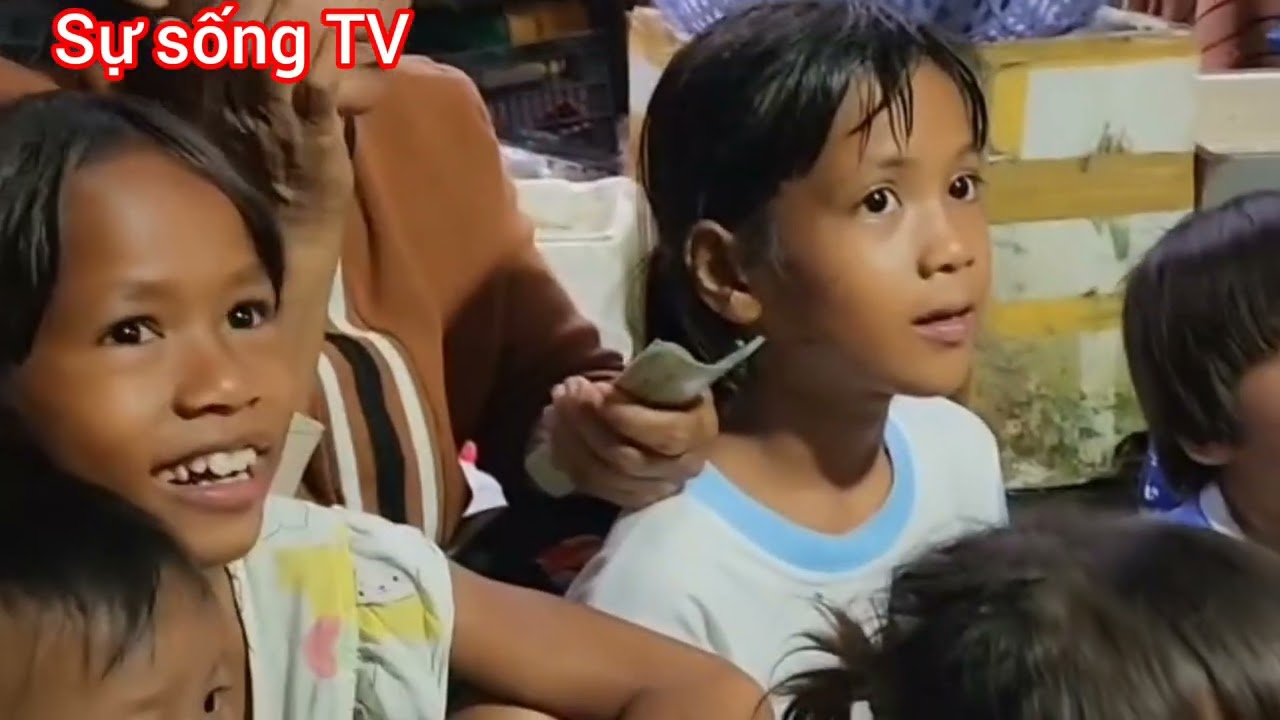 Bà ngoại quăng luôn cọc tiền 5 chị em mồ coi ngỡ ngàng @haibotv