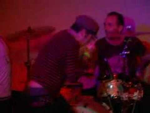 US Bombs with Jonny 'Two-Bags' - "Isolated Ones" (Live)