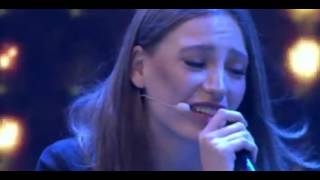 SERENAY SARIKAYA  TELEFONUN BAŞINDA  MUHTEŞEM PERFORMANS   BEYAZ SHOW  18 KASIM 2016 Resimi