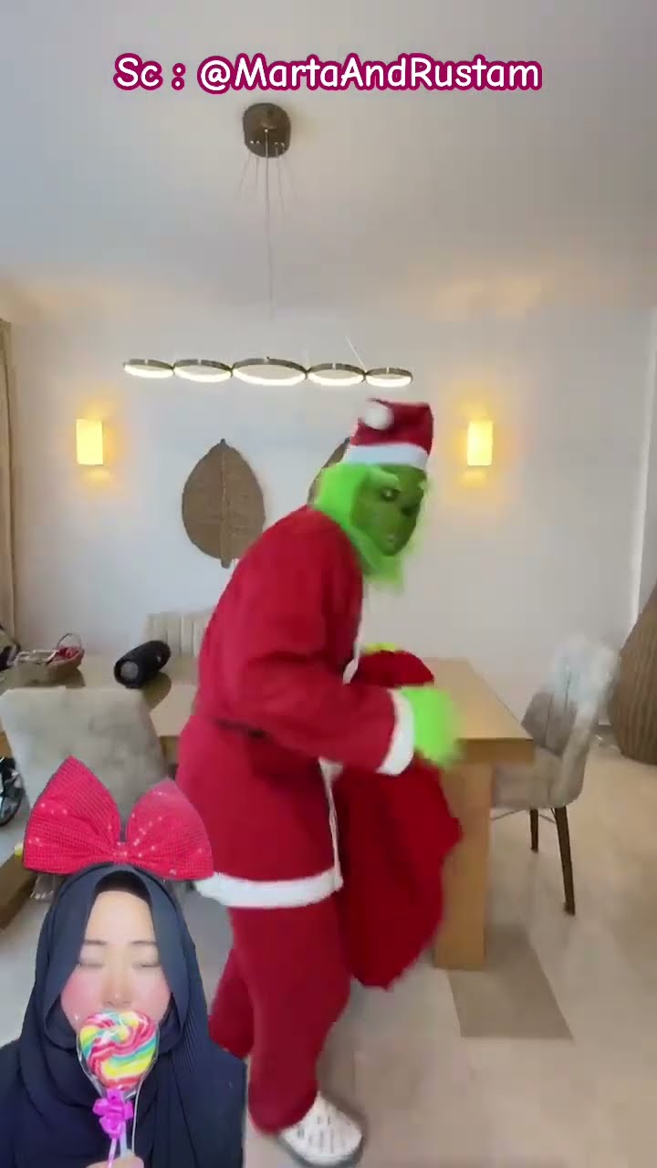 MONSTER SANTA GRINCH MENCURI PERMEN NATAL ⁉️? @MartaAndRustam #shorts #funny #dubbing