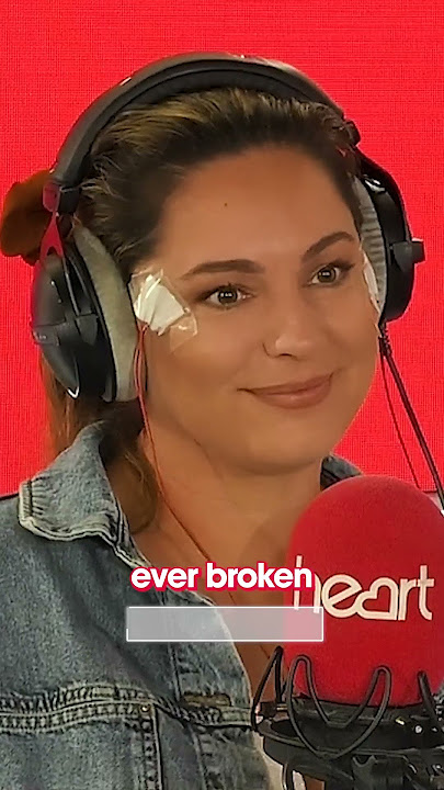 Exposing Kelly Brook with a lie detector