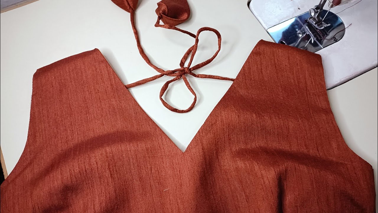 Trendy blouse cutting and stitching || Sleeveless v-neck blouse/top cutting and stitching 