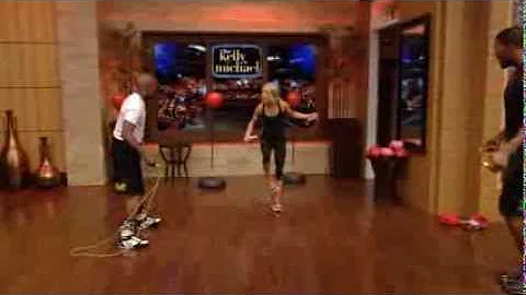 FLOYD MAYWEATHER SHOWS OFF HIS TRAINING SKILLS ON ...