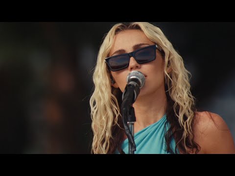 Miley Cyrus - Wildcard | Endless Summer Vacation (Backyard Sessions).