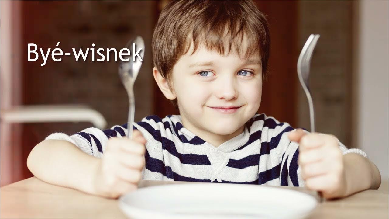 Эй ребенок я попросила массаж хребтина. Дети за столом. Ребенок ест. Мальчик за столом. Дети обедают