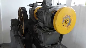 Jak zjistit, zda vidlice dostala výšku do zdvihu?