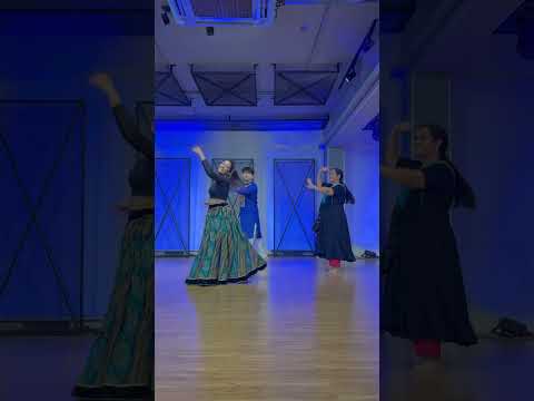 Shyam aavi ne maari matki | Thanghaat Garba Workshop | Bangalore | #ytshorts #dance