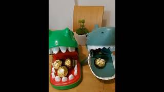 hungry shark vs. crocodile dinasaur #shorts