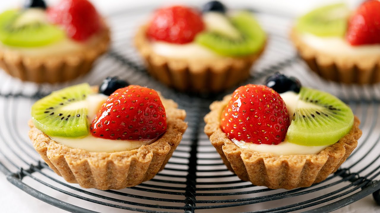 ⁣Mini Fruit Tarts Recipe