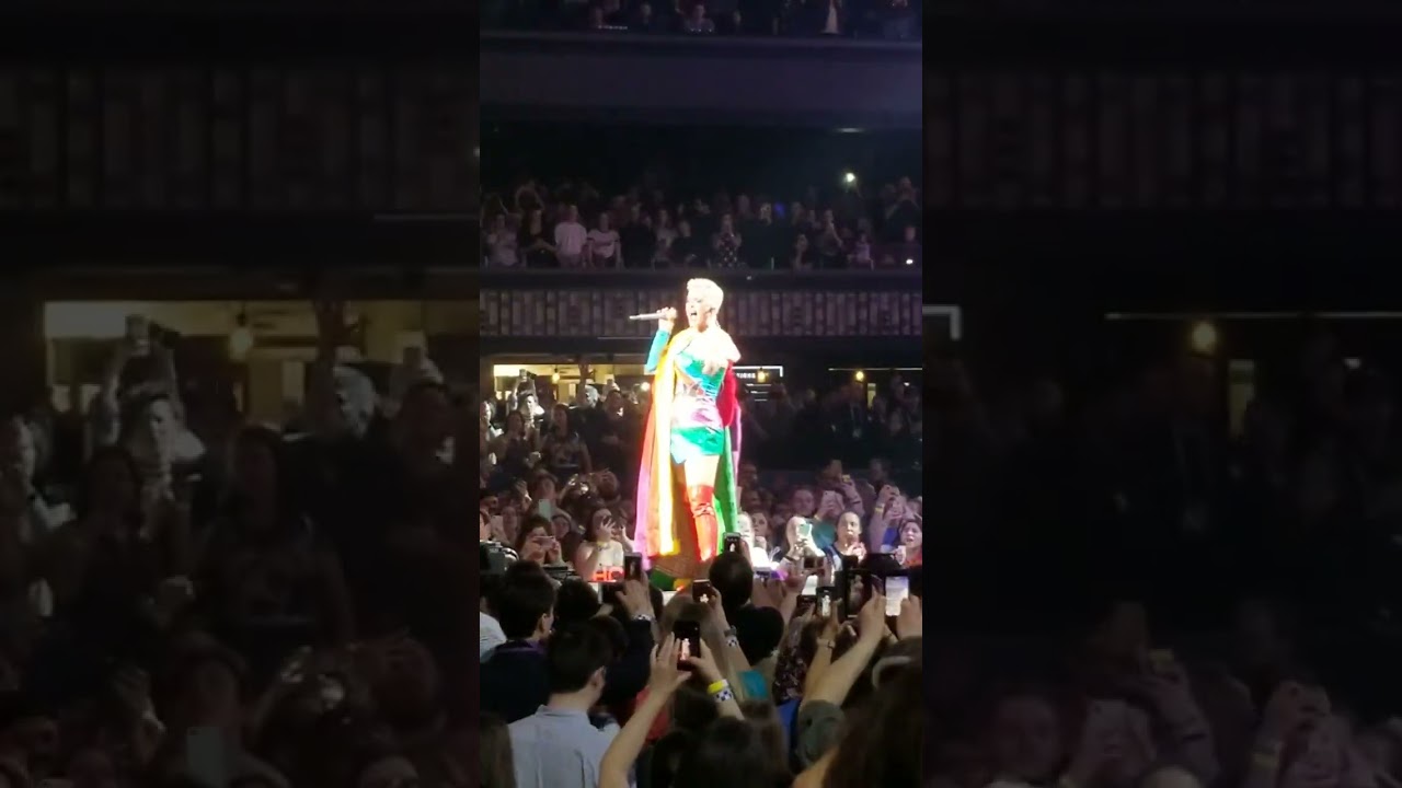 Katy Perry “Firework” The Armory, Minneapolis, MN 04/07/2019 #livemusic #katyperry