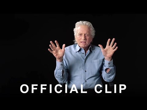 Wideo: Michael Douglas dostaje Peed On przez roztrzepaną młodość