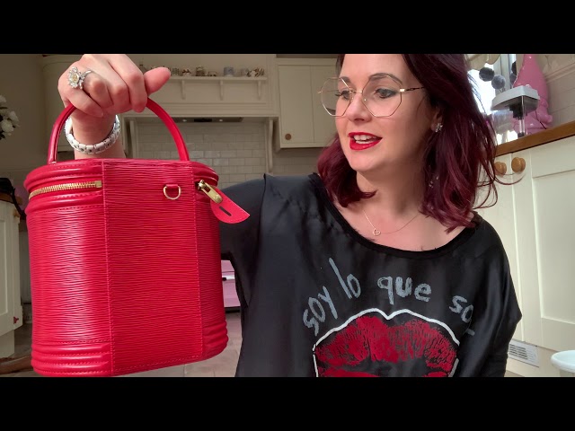 Unboxing & reveal of a Louis Vuitton vintage red cannes bag 