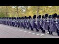 Huge troop of kings guards march to parliament