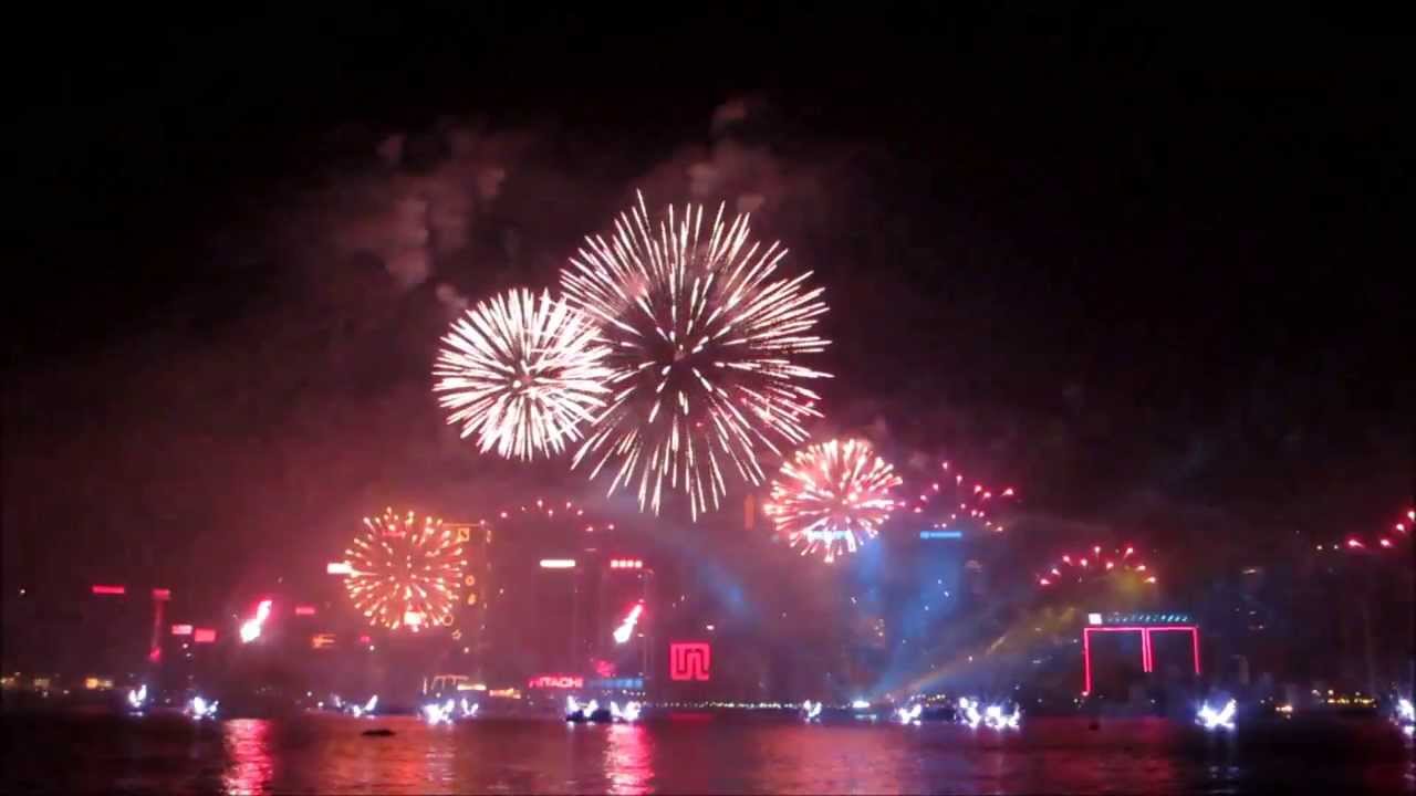 2014 New Year Countdown Fireworks @ Hong Kong Victoria Harbour - Full ...