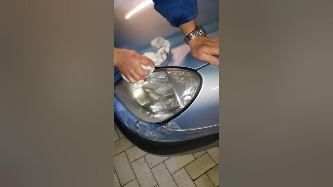 Rénover Ses Phares Avec Du Bicarbonate Et Du Citron Nettoyer un phare terne avec du dentifrice - YouTube