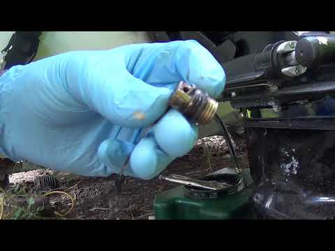 Como a mudança MerCruiser 5.0 V8 Oil