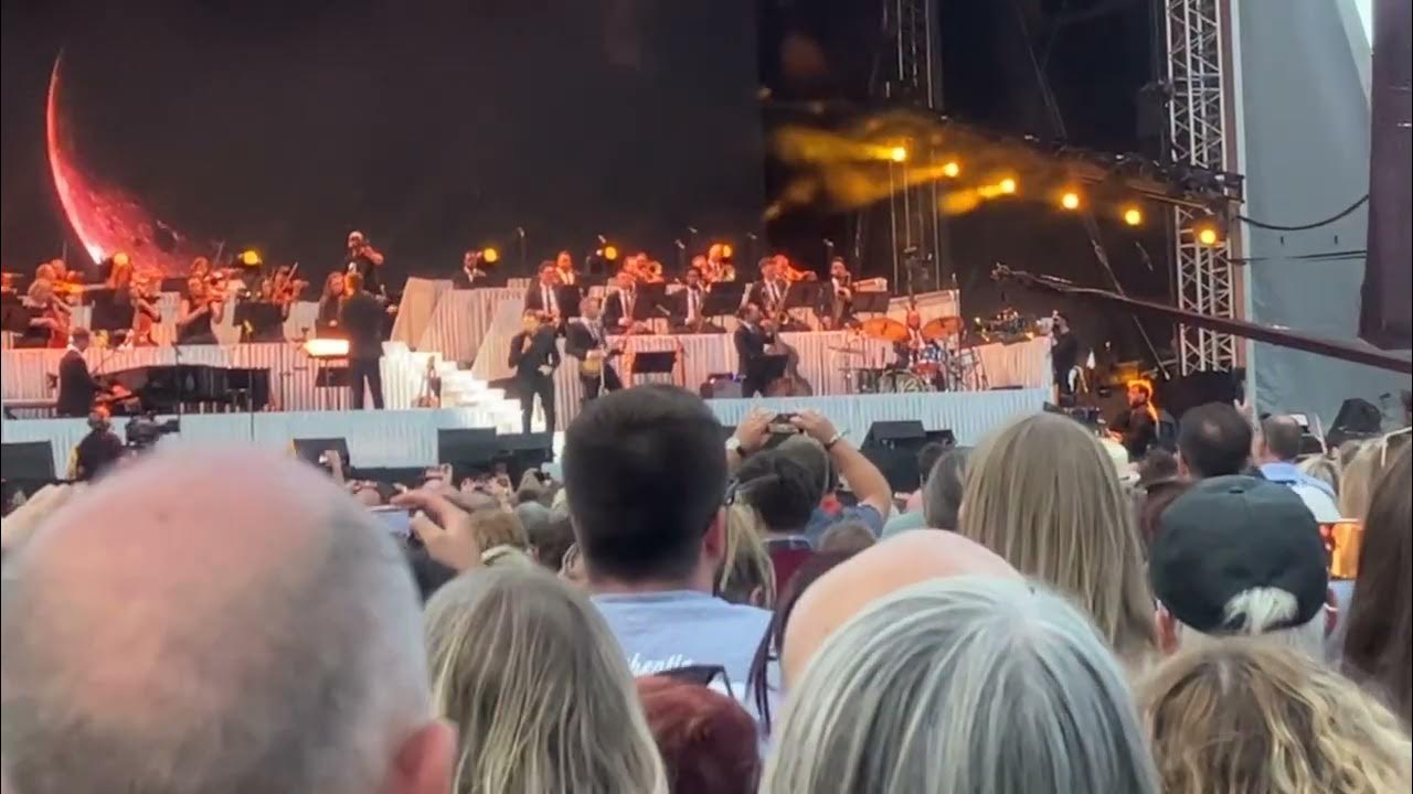 Michael Bublé ,feeling good . Hatfield house 23/7/22 YouTube
